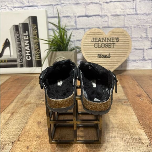 Boston Shearling
Suede Leather - Black
Size 37 narrow - Picture 6 of 11